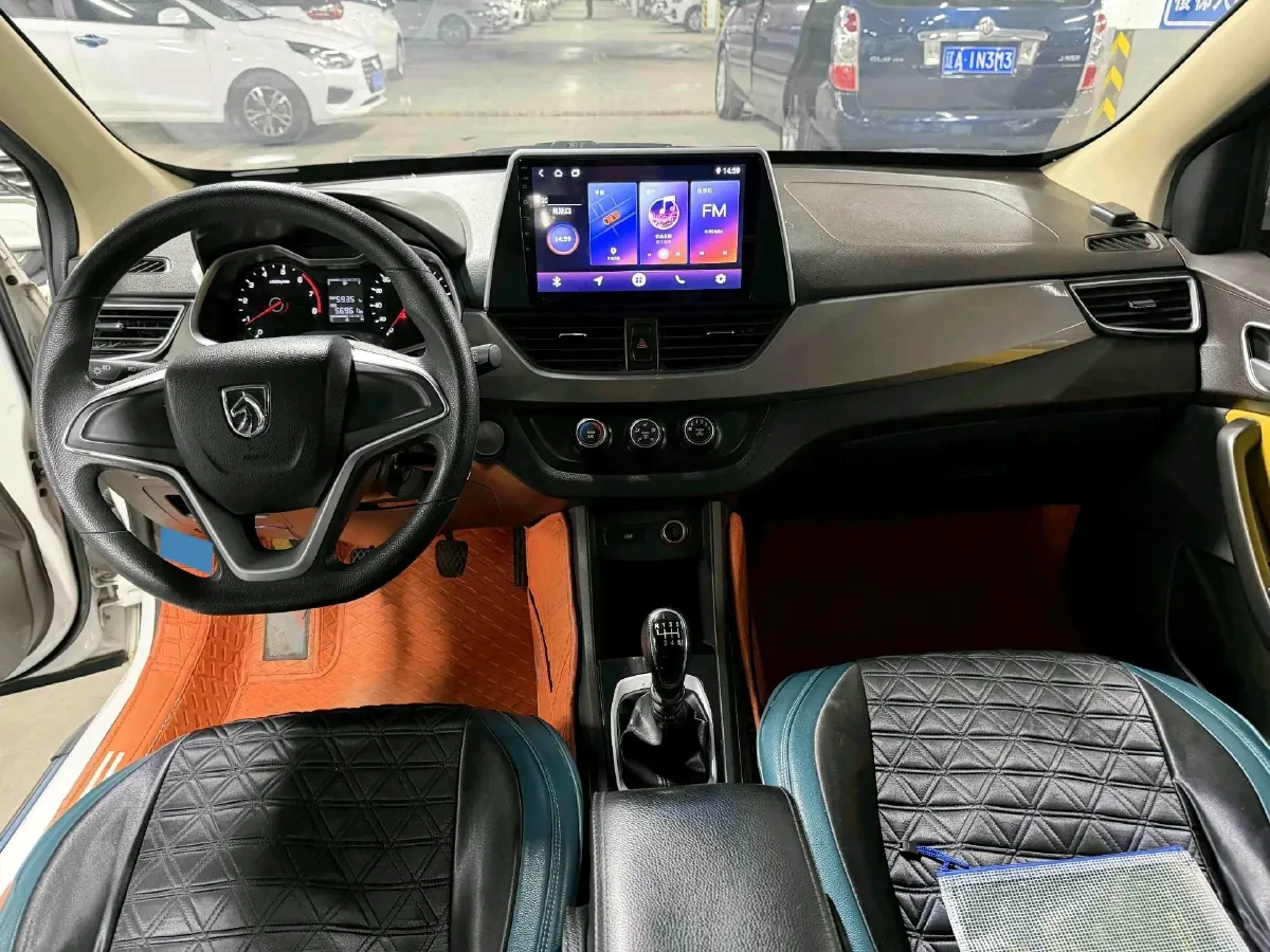 2017 BaoJun 310W 1.5L 112HP L4 6MT,autocango,china used car exporter,china ev exporter,chinese used car exporter,chinese used ev exporter