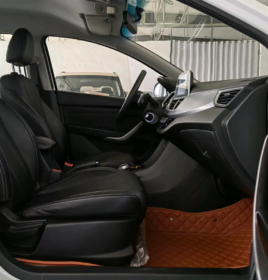 2018 BaoJun 360 1.5L 112HP L4 6MT,autocango,china used car exporter,china ev exporter,chinese used car exporter,chinese used ev exporter