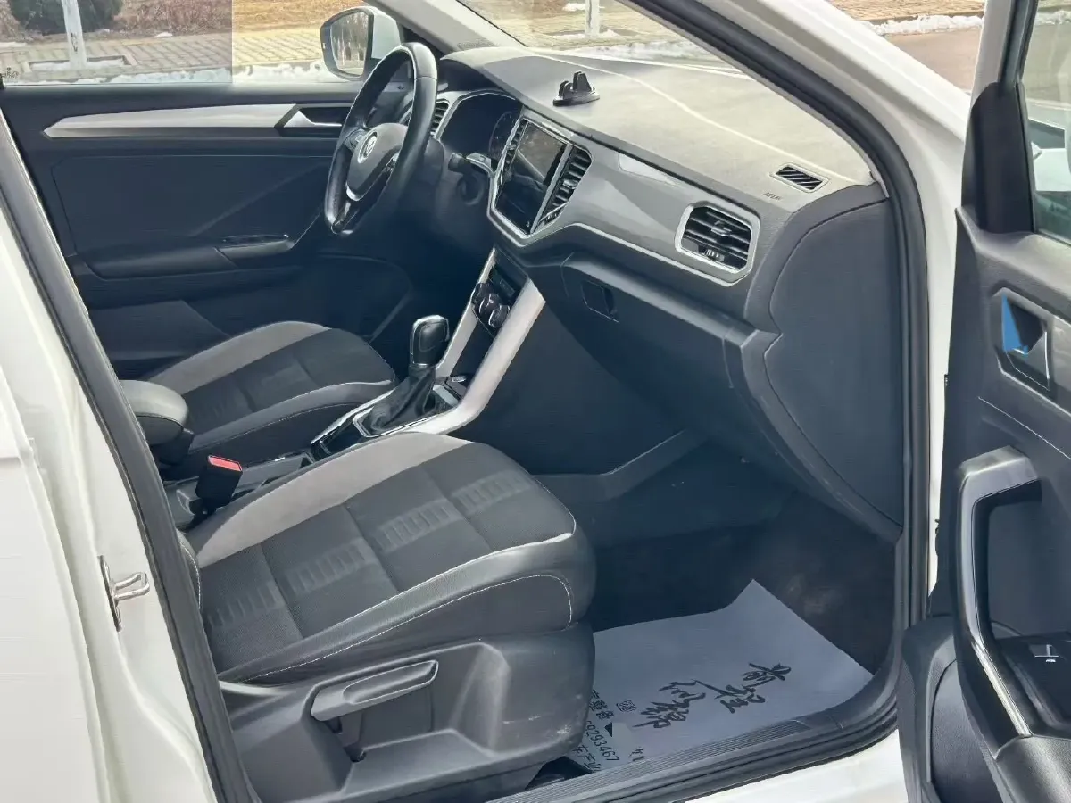 2022 Volkswagen T-Roc 1.4T 150HP L4 7DCT,autocango,china used car exporter,china ev exporter,chinese used car exporter,chinese used ev exporter