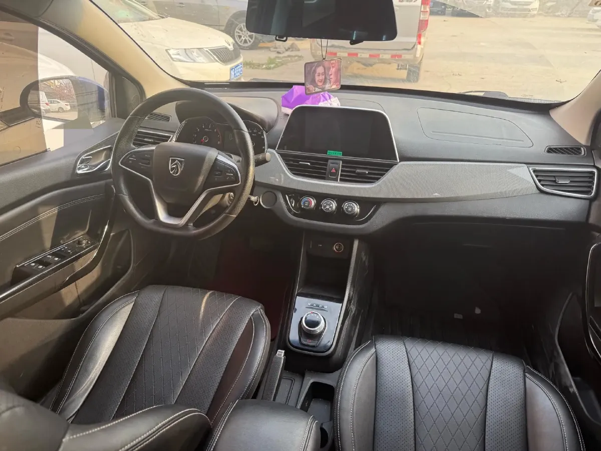 2018 BaoJun 360 1.5L 112HP L4 6MT,autocango,china used car exporter,china ev exporter,chinese used car exporter,chinese used ev exporter