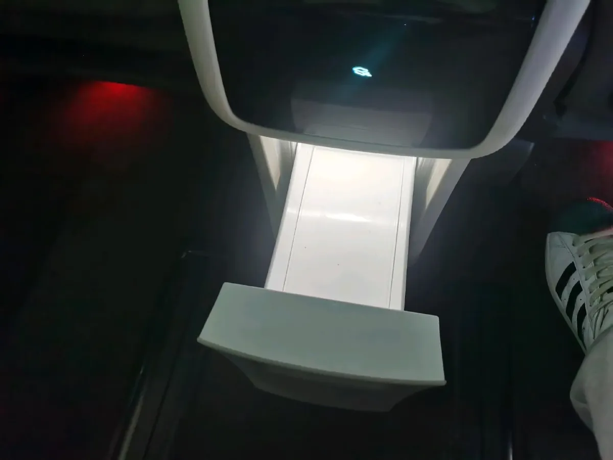 2022 Denza D9 1.5T 139HP L4 E-CVT PHEV 40.06KWH,autocango,china used car exporter,china ev exporter,chinese used car exporter,chinese used ev exporter