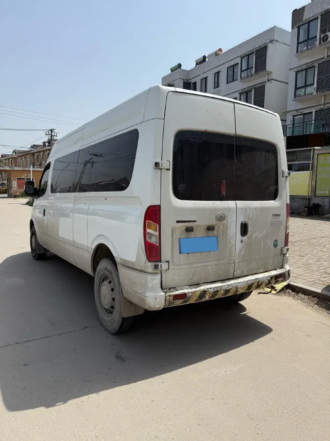 2021 MAXUS XinTu V80 2.0T 127HP L4 6MT,autocango,china used car exporter,china ev exporter,chinese used car exporter,chinese used ev exporter