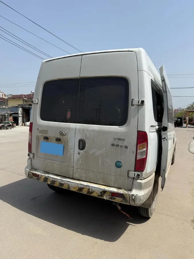 2021 MAXUS XinTu V80 2.0T 127HP L4 6MT,autocango,china used car exporter,china ev exporter,chinese used car exporter,chinese used ev exporter