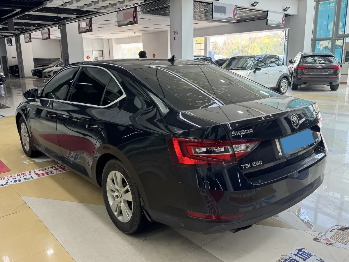 2018 Skoda Superb 1.4T 150HP L4 7DCT,autocango,china used car exporter,china ev exporter,chinese used car exporter,chinese used ev exporter