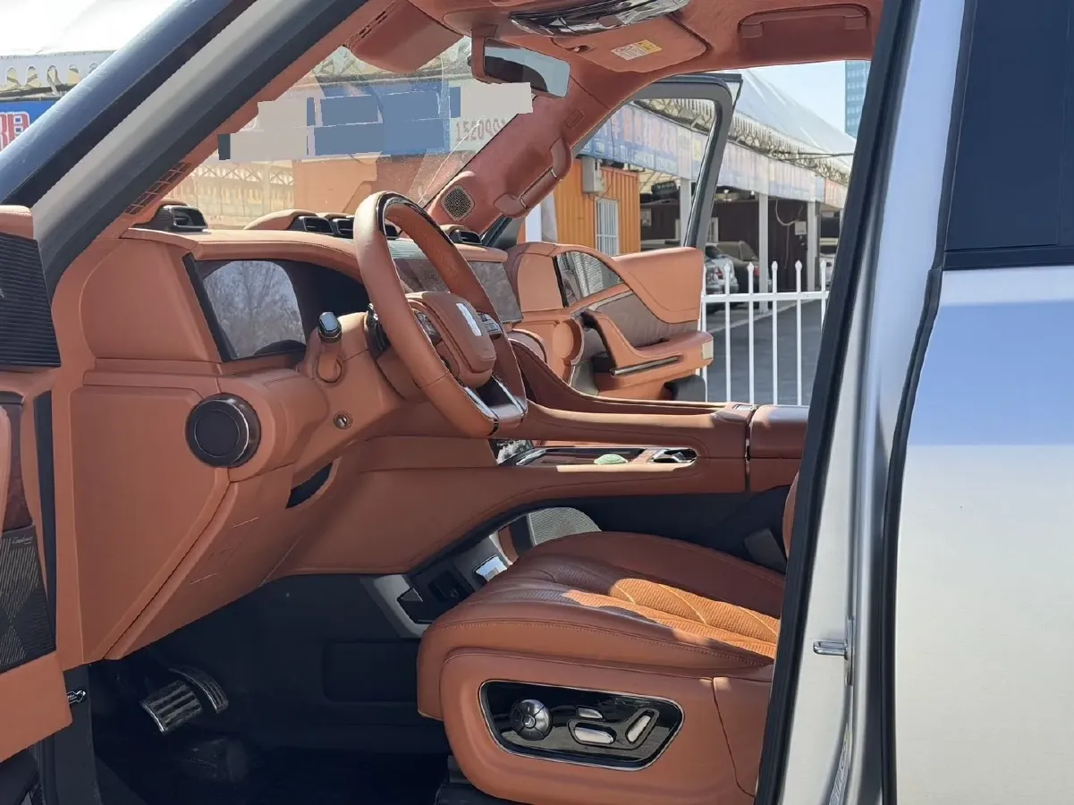 2023 YangWang U8 2.0T 272HP L4 REEV 49.05KWH,autocango,china used car exporter,china ev exporter,chinese used car exporter,chinese used ev exporter