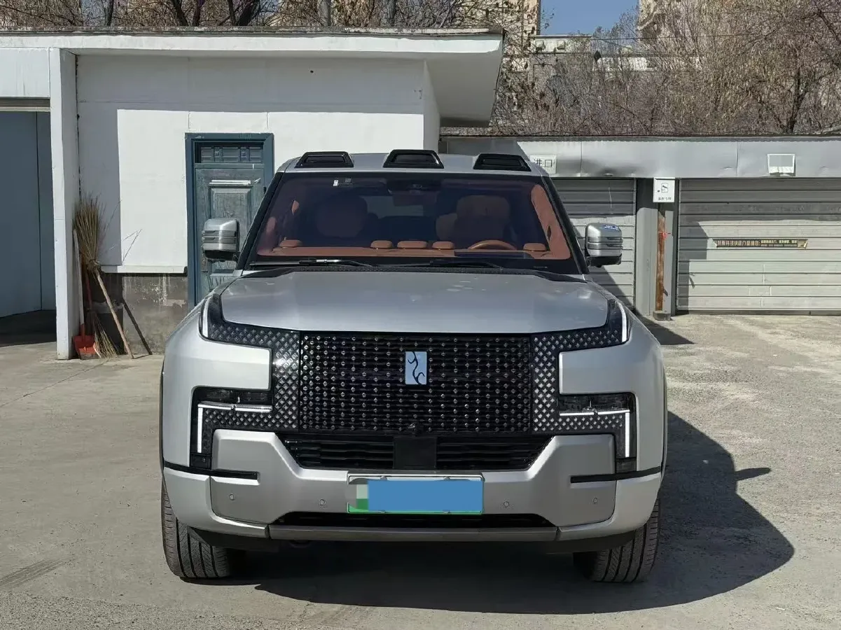 2023 YangWang U8 2.0T 272HP L4 REEV 49.05KWH,autocango,china used car exporter,china ev exporter,chinese used car exporter,chinese used ev exporter