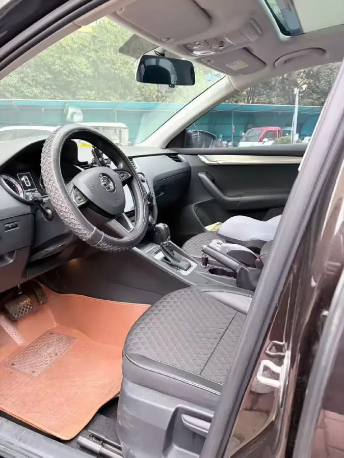 2018 Skoda Octavia 1.2T 116HP L4 7DCT,autocango,china used car exporter,china ev exporter,chinese used car exporter,chinese used ev exporter