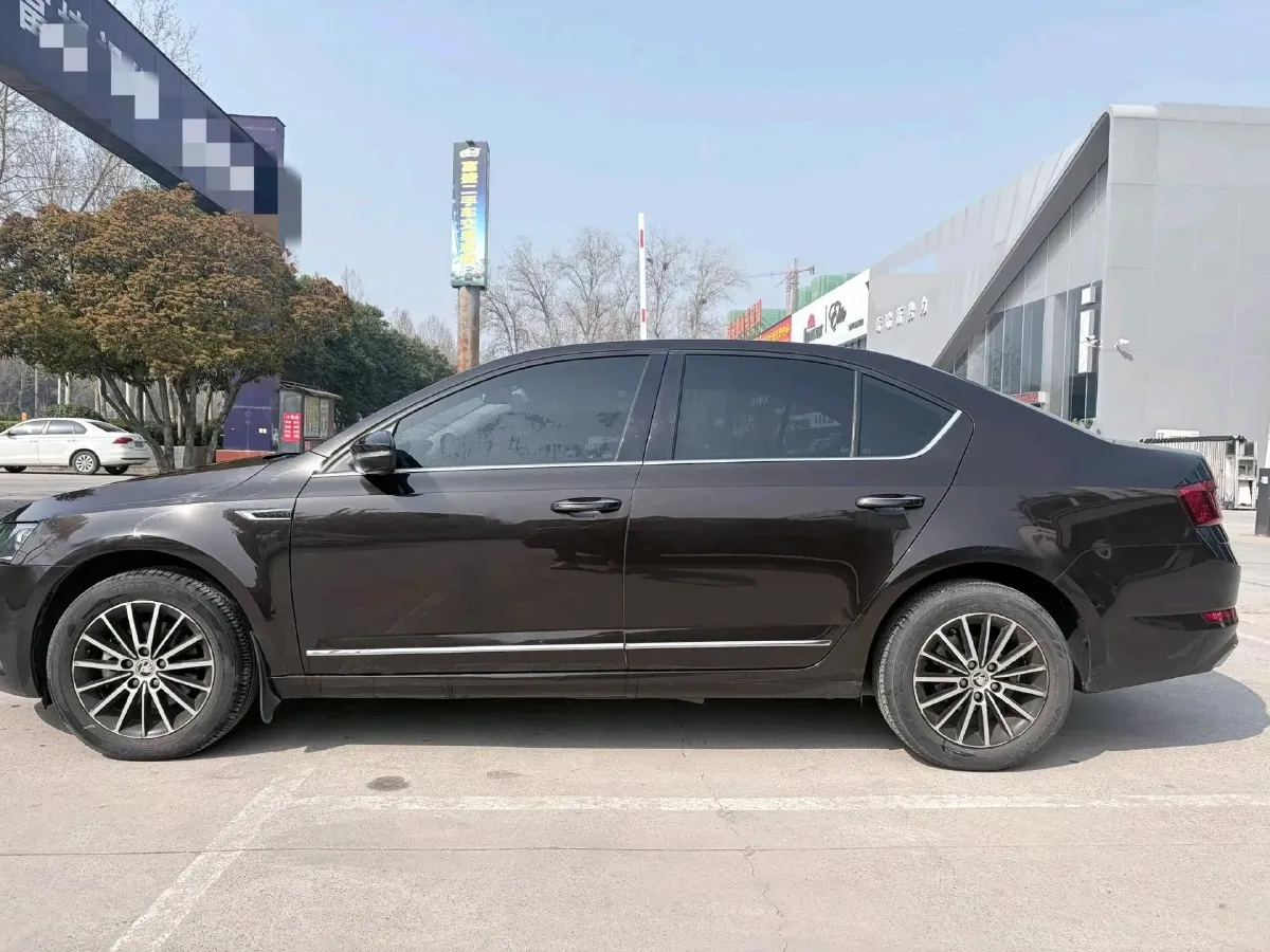 2018 Skoda Octavia 1.2T 116HP L4 7DCT,autocango,china used car exporter,china ev exporter,chinese used car exporter,chinese used ev exporter