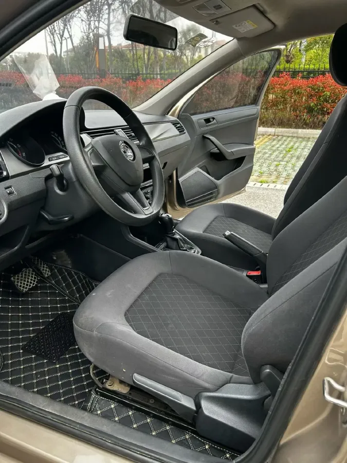 2020 DongFeng Aeolus YiXuan 1.5T 150HP L4 6DCT,autocango,china used car exporter,china ev exporter,chinese used car exporter,chinese used ev exporter