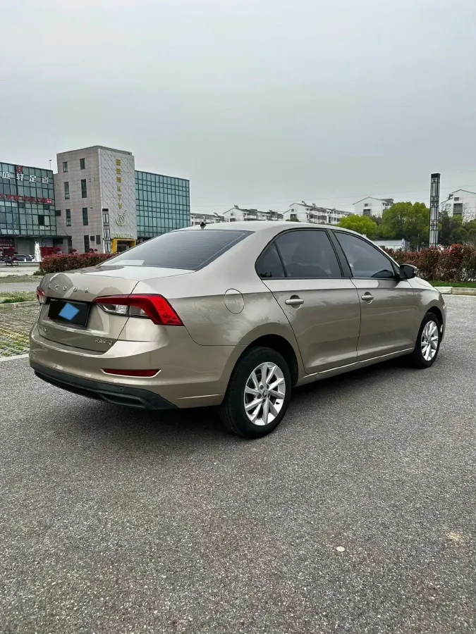 2020 DongFeng Aeolus YiXuan 1.5T 150HP L4 6DCT,autocango,china used car exporter,china ev exporter,chinese used car exporter,chinese used ev exporter