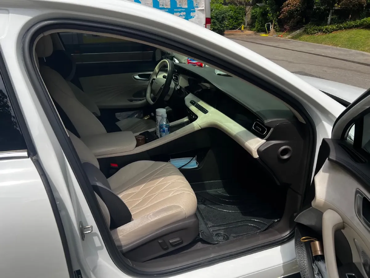 2023 Roewe D7 1.5L 112HP L4 1DHT PHEV 21.4KWH,autocango,china used car exporter,china ev exporter,chinese used car exporter,chinese used ev exporter