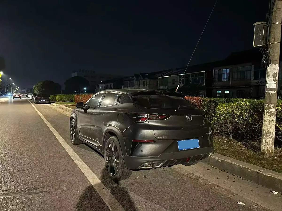 2021 ChangAn UNI-T 1.5T 180HP L4 7DCT,autocango,china used car exporter,china ev exporter,chinese used car exporter,chinese used ev exporter