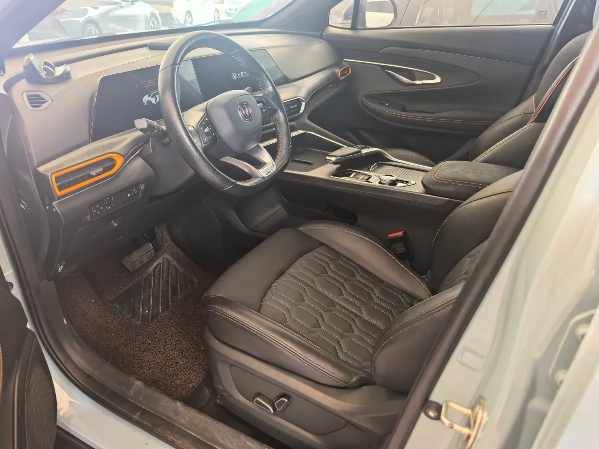 2022 ChangAn UNI-T 2.0T 233HP L4 8AT,autocango,china used car exporter,china ev exporter,chinese used car exporter,chinese used ev exporter