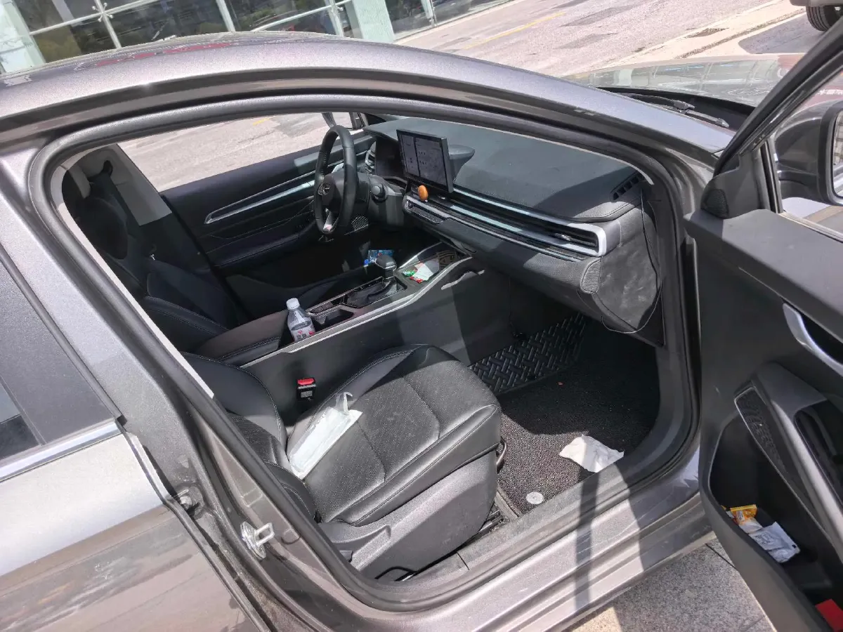 2022 Geely Emgrand 1.5L 114HP L4 CVT,autocango,china used car exporter,china ev exporter,chinese used car exporter,chinese used ev exporter