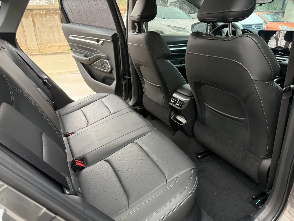 2022 Geely Emgrand 1.5L 114HP L4 CVT,autocango,china used car exporter,china ev exporter,chinese used car exporter,chinese used ev exporter