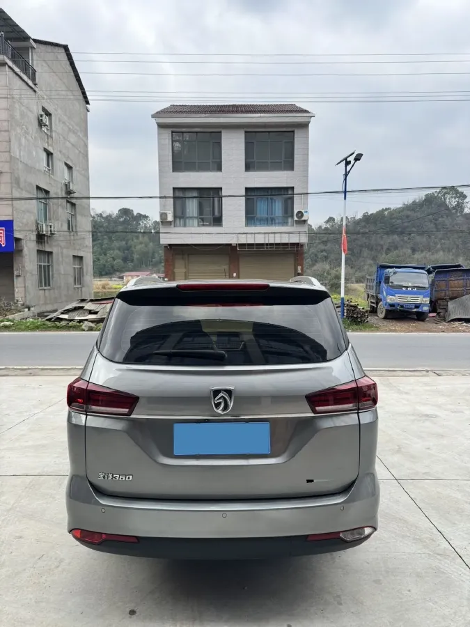2019 BaoJun 360 1.5L 105HP L4 6MT,autocango,china used car exporter,china ev exporter,chinese used car exporter,chinese used ev exporter