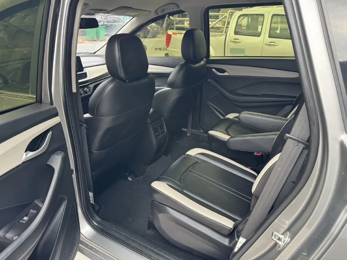 2019 BaoJun 360 1.5L 105HP L4 6MT,autocango,china used car exporter,china ev exporter,chinese used car exporter,chinese used ev exporter