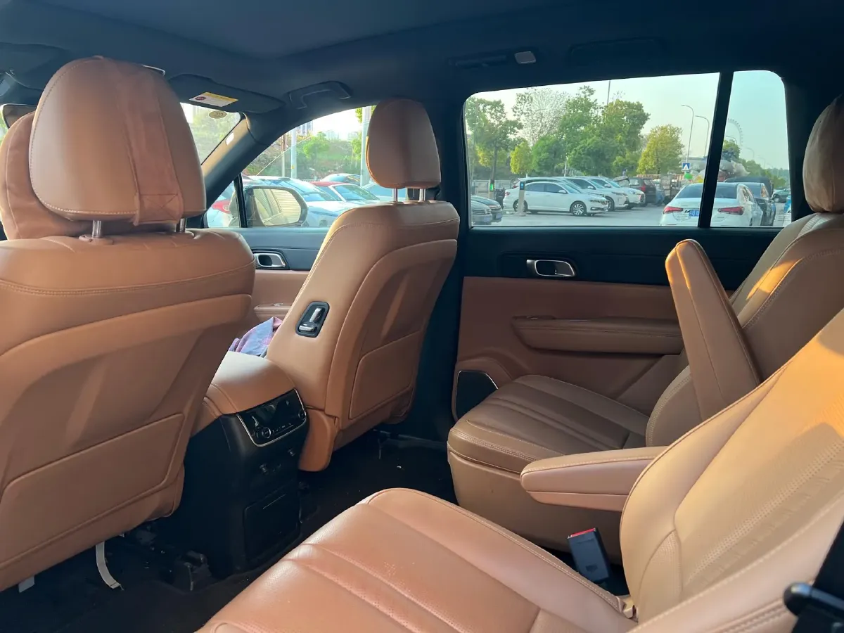 2020 Li ONE Range Extended 131HP REEV 40.5KWH,autocango,china used car exporter,china ev exporter,chinese used car exporter,chinese used ev exporter