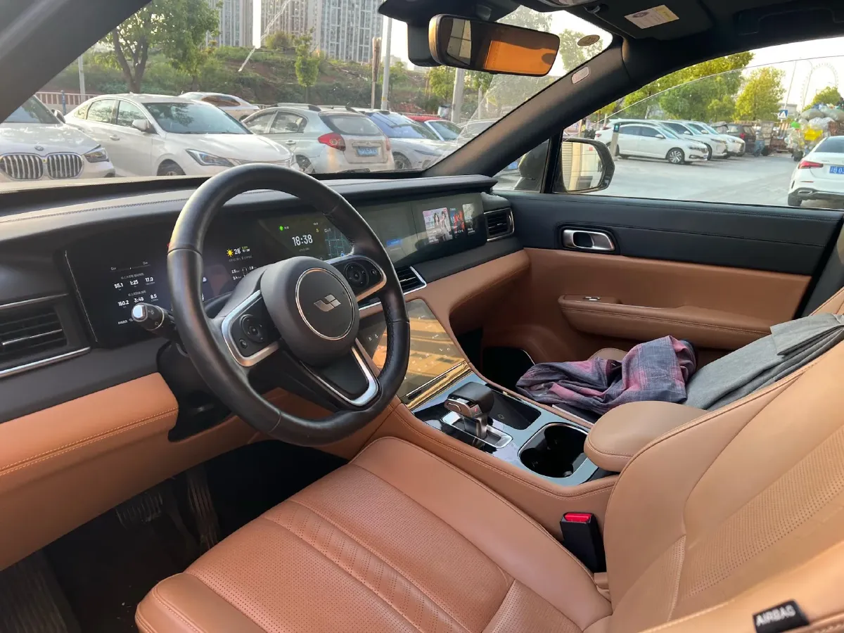 2020 Li ONE Range Extended 131HP REEV 40.5KWH,autocango,china used car exporter,china ev exporter,chinese used car exporter,chinese used ev exporter