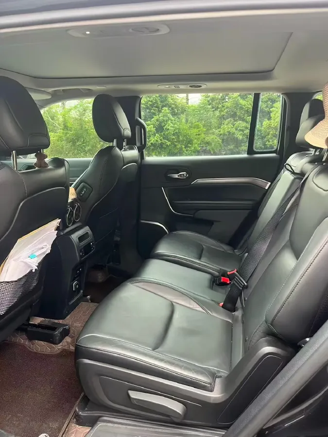 2018 Jeep Grand Commander 2.0T 265HP L4 9AT,autocango,china used car exporter,china ev exporter,chinese used car exporter,chinese used ev exporter