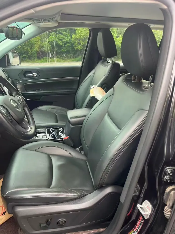 2018 Jeep Grand Commander 2.0T 265HP L4 9AT,autocango,china used car exporter,china ev exporter,chinese used car exporter,chinese used ev exporter