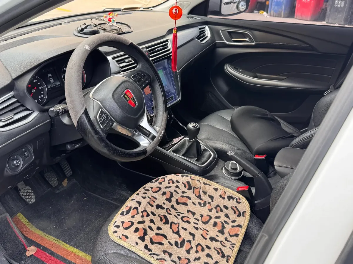 2020 Roewe i5 1.5L 120HP L4 5MT,autocango,china used car exporter,china ev exporter,chinese used car exporter,chinese used ev exporter