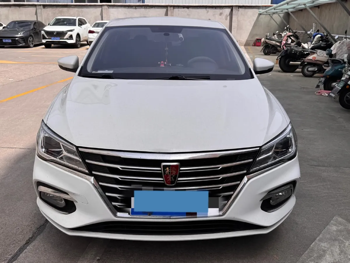 2020 Roewe i5 1.5L 120HP L4 5MT,autocango,china used car exporter,china ev exporter,chinese used car exporter,chinese used ev exporter