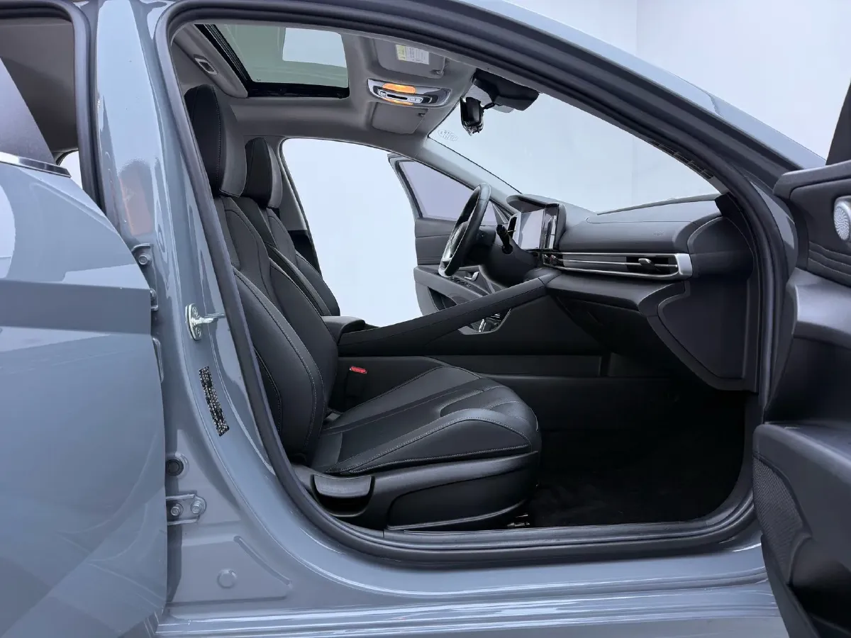 2021 Hyundai Elantra 1.5L 115HP L4 CVT,autocango,china used car exporter,china ev exporter,chinese used car exporter,chinese used ev exporter