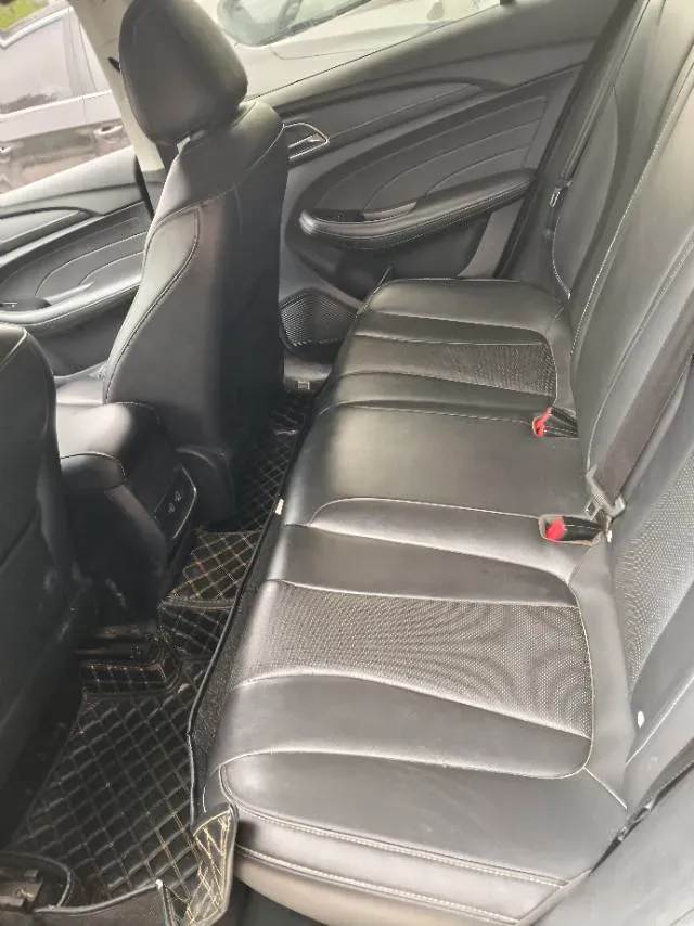 2020 Roewe i5 1.5L 120HP L4 5MT,autocango,china used car exporter,china ev exporter,chinese used car exporter,chinese used ev exporter