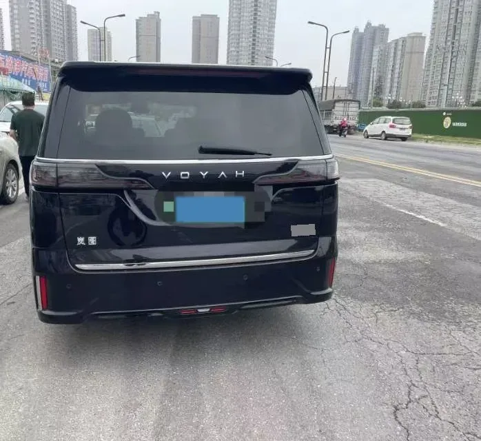 2024 Voyah Dream 1.5T 150HP L4 PHEV 43KWH,autocango,china used car exporter,china ev exporter,chinese used car exporter,chinese used ev exporter