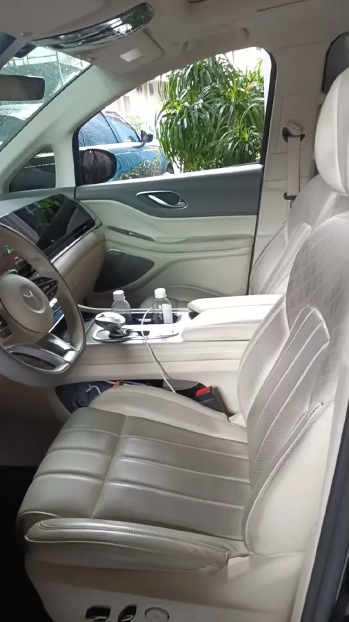 2024 Voyah Dream 1.5T 150HP L4 PHEV 43KWH,autocango,china used car exporter,china ev exporter,chinese used car exporter,chinese used ev exporter