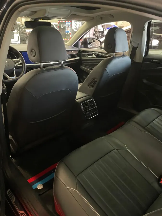 2021 Volkswagen Passat 2.0T 186HP L4 7DCT,autocango,china used car exporter,china ev exporter,chinese used car exporter,chinese used ev exporter