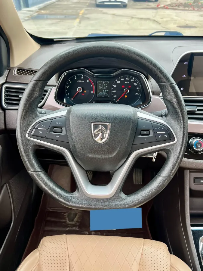 2017 BaoJun 310W 1.5L 112HP L4 6MT,autocango,china used car exporter,china ev exporter,chinese used car exporter,chinese used ev exporter