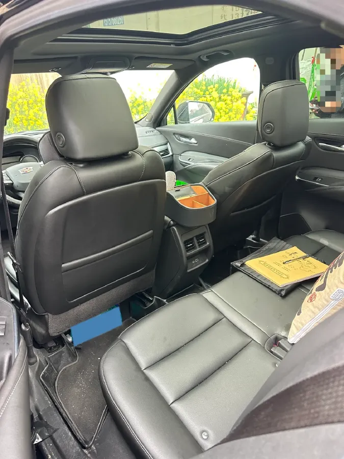 2022 Cadillac XT4 2.0T 237HP L4 9AT,autocango,china used car exporter,china ev exporter,chinese used car exporter,chinese used ev exporter