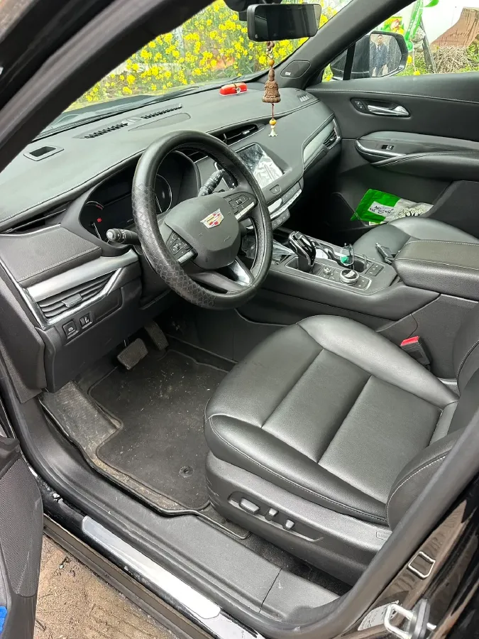 2022 Cadillac XT4 2.0T 237HP L4 9AT,autocango,china used car exporter,china ev exporter,chinese used car exporter,chinese used ev exporter