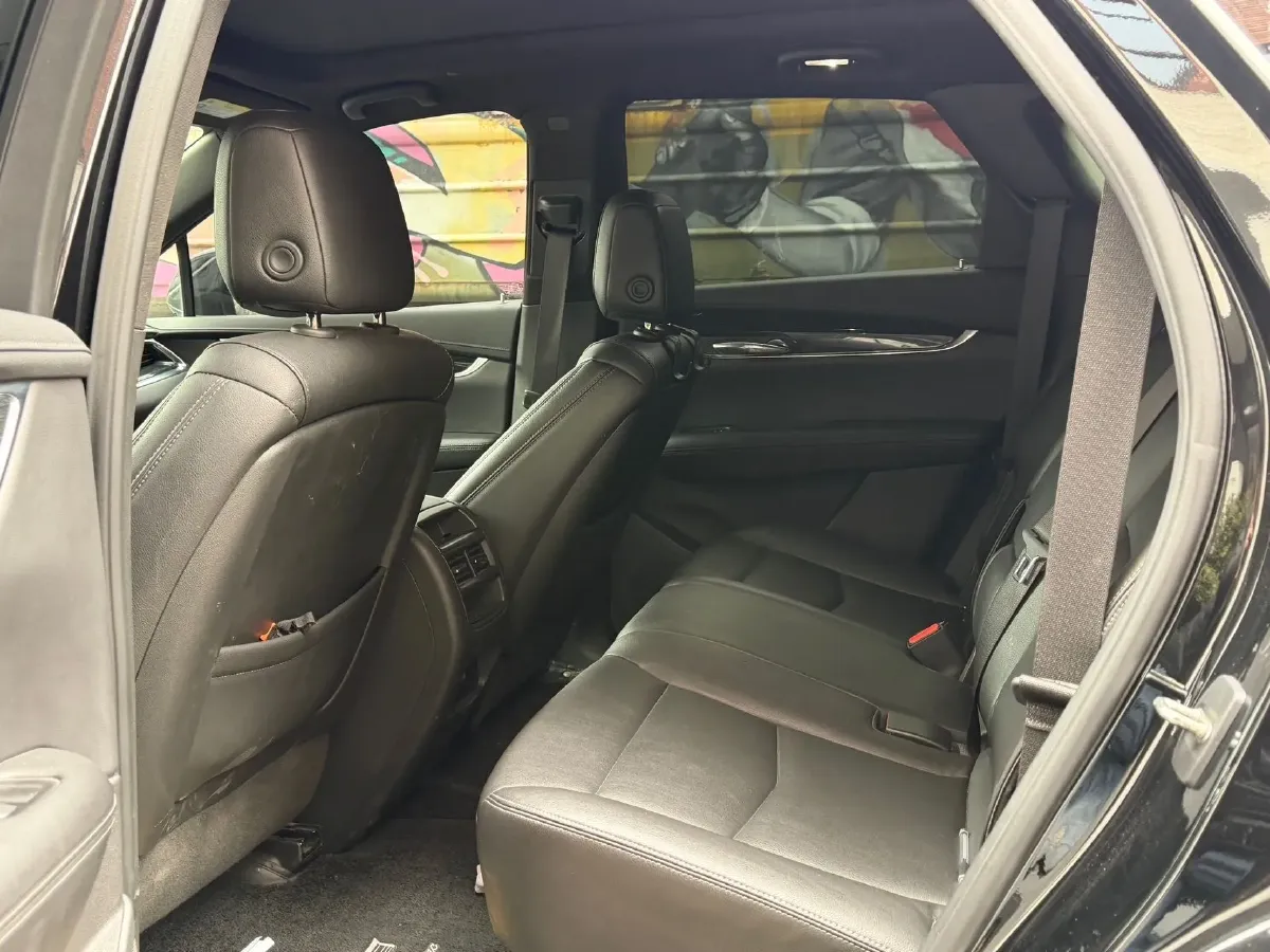 2022 Cadillac XT5 2.0T 237HP L4 9AT,autocango,china used car exporter,china ev exporter,chinese used car exporter,chinese used ev exporter