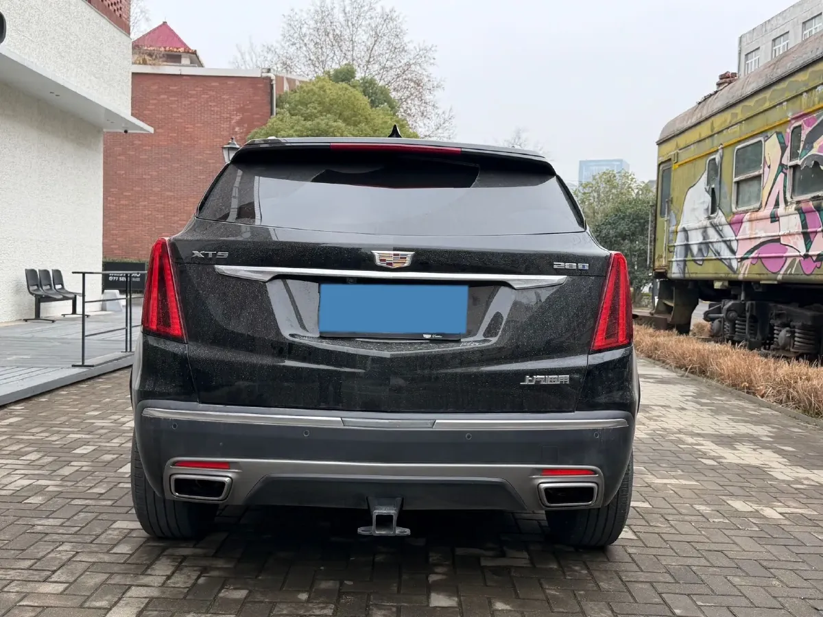 2022 Cadillac XT5 2.0T 237HP L4 9AT,autocango,china used car exporter,china ev exporter,chinese used car exporter,chinese used ev exporter