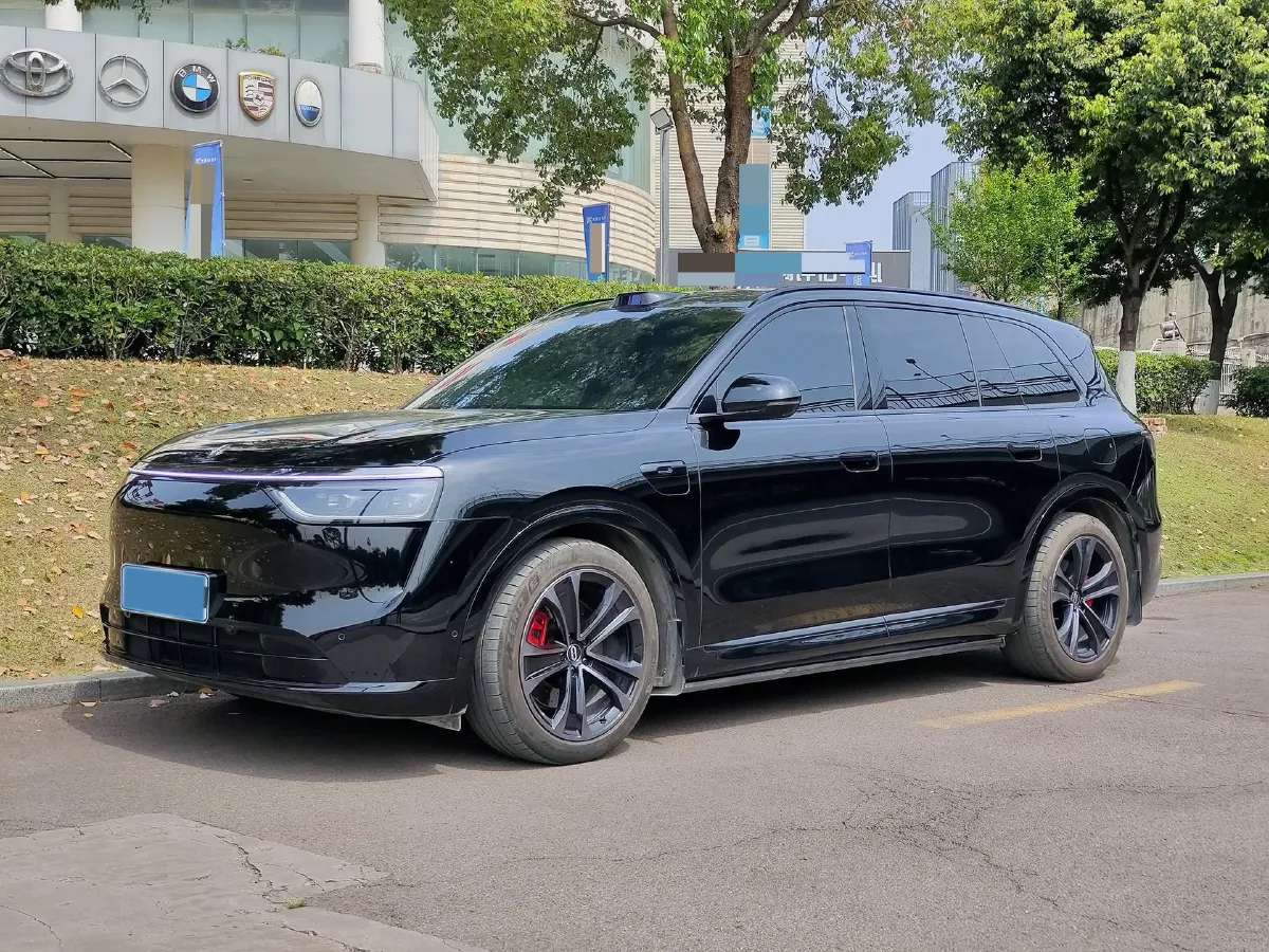 2025 AITO AITO M8 REEV 160HP REEV 53.4KWH,autocango,china used car exporter,china ev exporter,chinese used car exporter,chinese used ev exporter