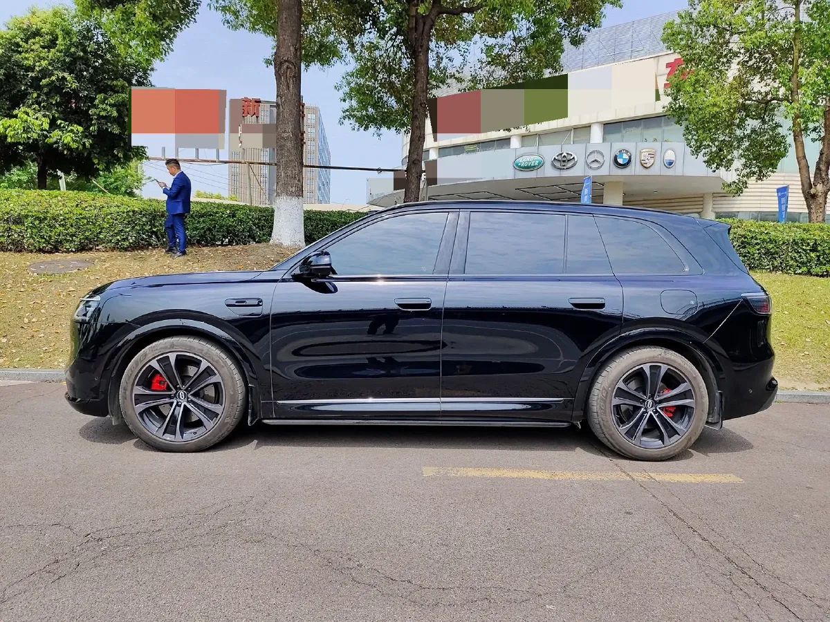 2025 AITO AITO M8 REEV 160HP REEV 53.4KWH,autocango,china used car exporter,china ev exporter,chinese used car exporter,chinese used ev exporter