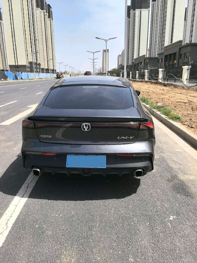 2022 ChangAn UNI-V 1.5T 188HP L4 7DCT,autocango,china used car exporter,china ev exporter,chinese used car exporter,chinese used ev exporter
