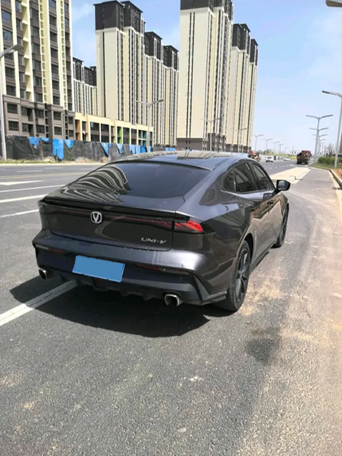 2022 ChangAn UNI-V 1.5T 188HP L4 7DCT,autocango,china used car exporter,china ev exporter,chinese used car exporter,chinese used ev exporter