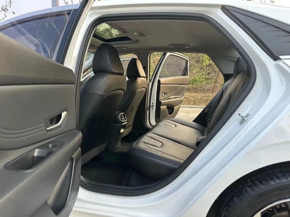 2022 Hyundai Elantra 1.5L 115HP L4 CVT,autocango,china used car exporter,china ev exporter,chinese used car exporter,chinese used ev exporter