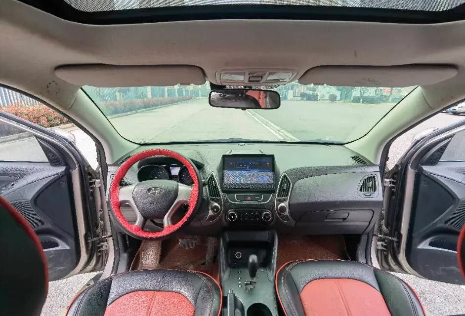 2015 Hyundai ix35 2.0L 165HP L4 6AT,autocango,china used car exporter,china ev exporter,chinese used car exporter,chinese used ev exporter