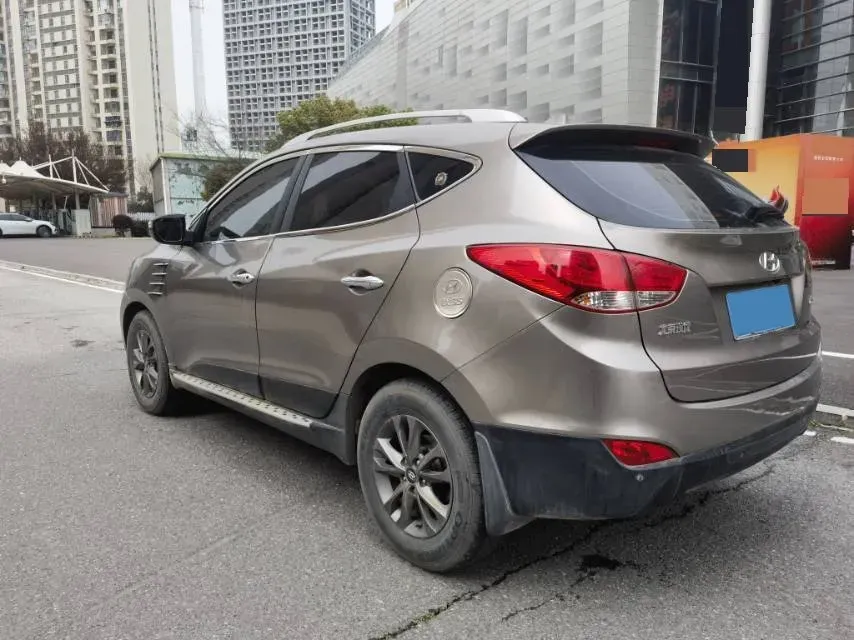 2015 Hyundai ix35 2.0L 165HP L4 6AT,autocango,china used car exporter,china ev exporter,chinese used car exporter,chinese used ev exporter