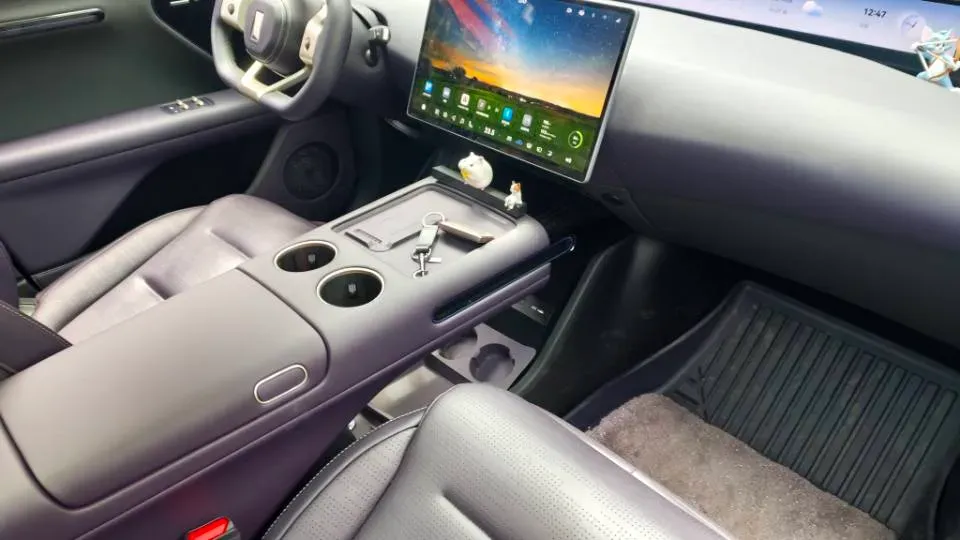 2024 Avatr 07 1.5T 156HP L4 REEV 39.05KWH,autocango,china used car exporter,china ev exporter,chinese used car exporter,chinese used ev exporter