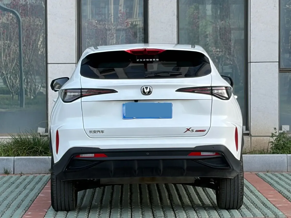 2025 ChangAn X5 PLUS 1.5T 188HP L4 7DCT,autocango,china used car exporter,china ev exporter,chinese used car exporter,chinese used ev exporter