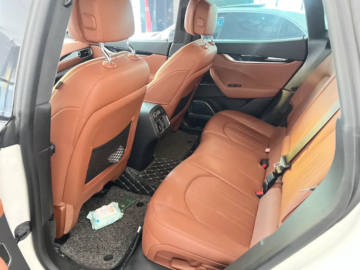 2022 Maserati Levante 2.0T 330HP L4 8AT,autocango,china used car exporter,china ev exporter,chinese used car exporter,chinese used ev exporter