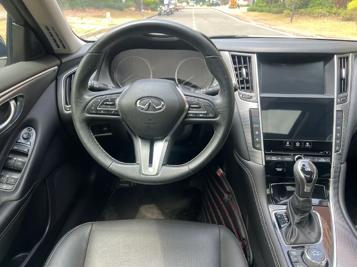 2018 Jeep Grand Commander 2.0T 265HP L4 9AT,autocango,china used car exporter,china ev exporter,chinese used car exporter,chinese used ev exporter