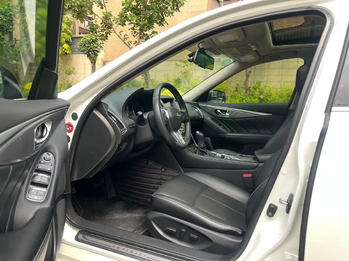 2018 Jeep Grand Commander 2.0T 265HP L4 9AT,autocango,china used car exporter,china ev exporter,chinese used car exporter,chinese used ev exporter