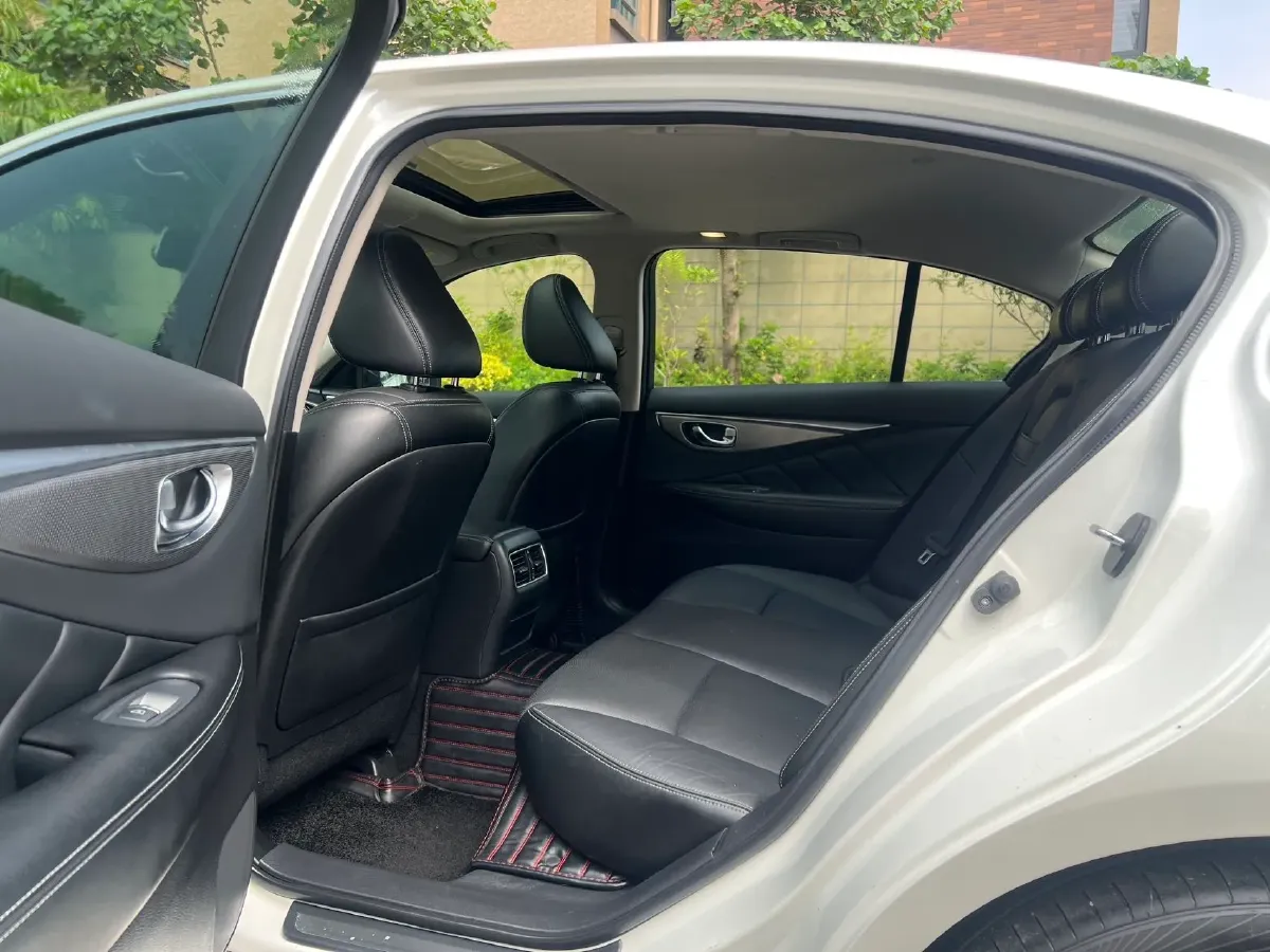 2018 Jeep Grand Commander 2.0T 265HP L4 9AT,autocango,china used car exporter,china ev exporter,chinese used car exporter,chinese used ev exporter